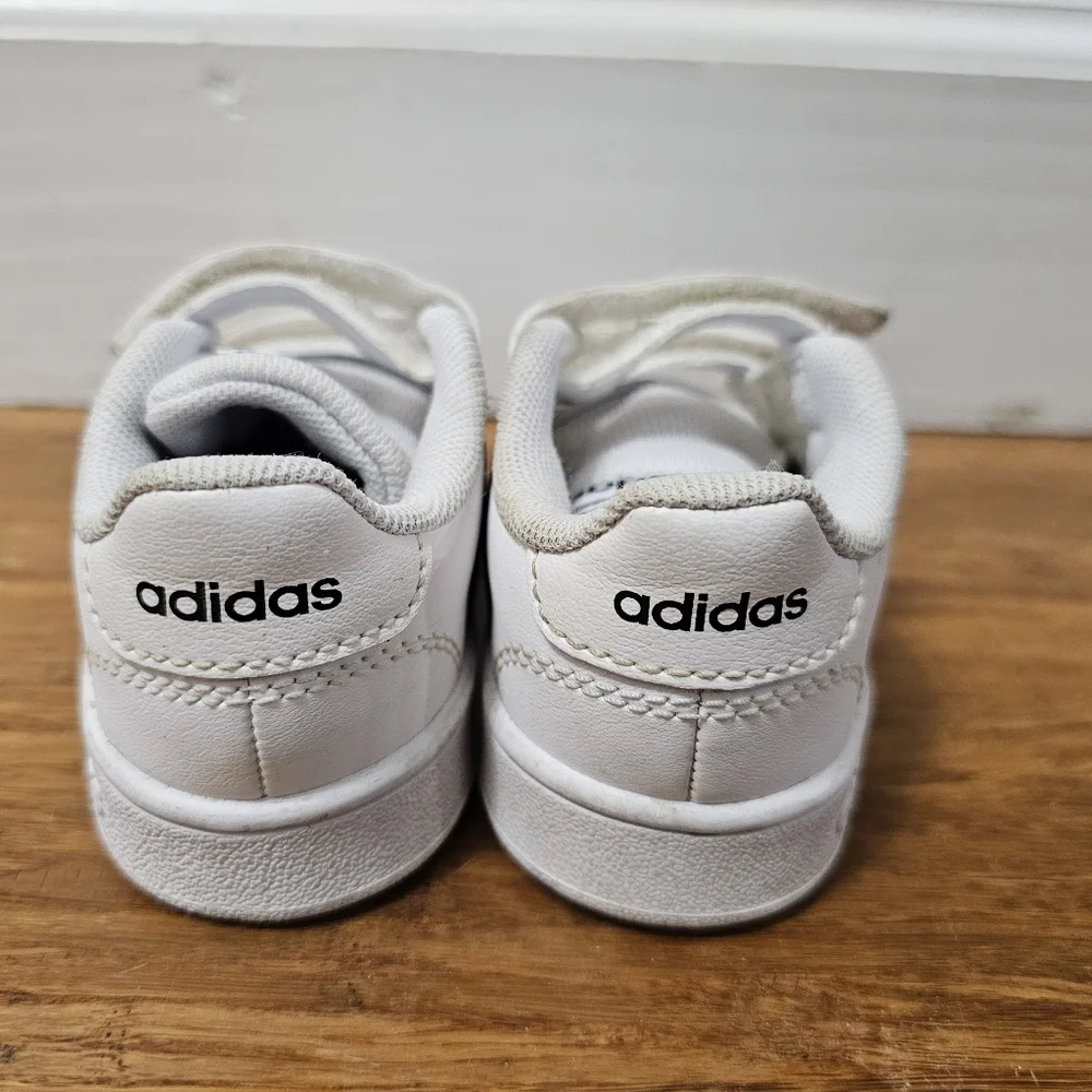 👟 Adidas Toddler Size 5 Grand Court White Black 3-Stripes Velcro Sneakers
